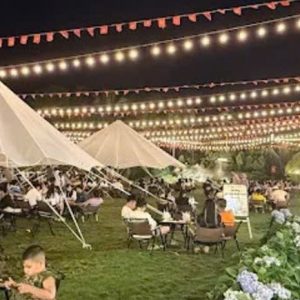 Dù che sự kiện sân trường học